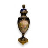 Grande lampe en porcelaine de Sèvres