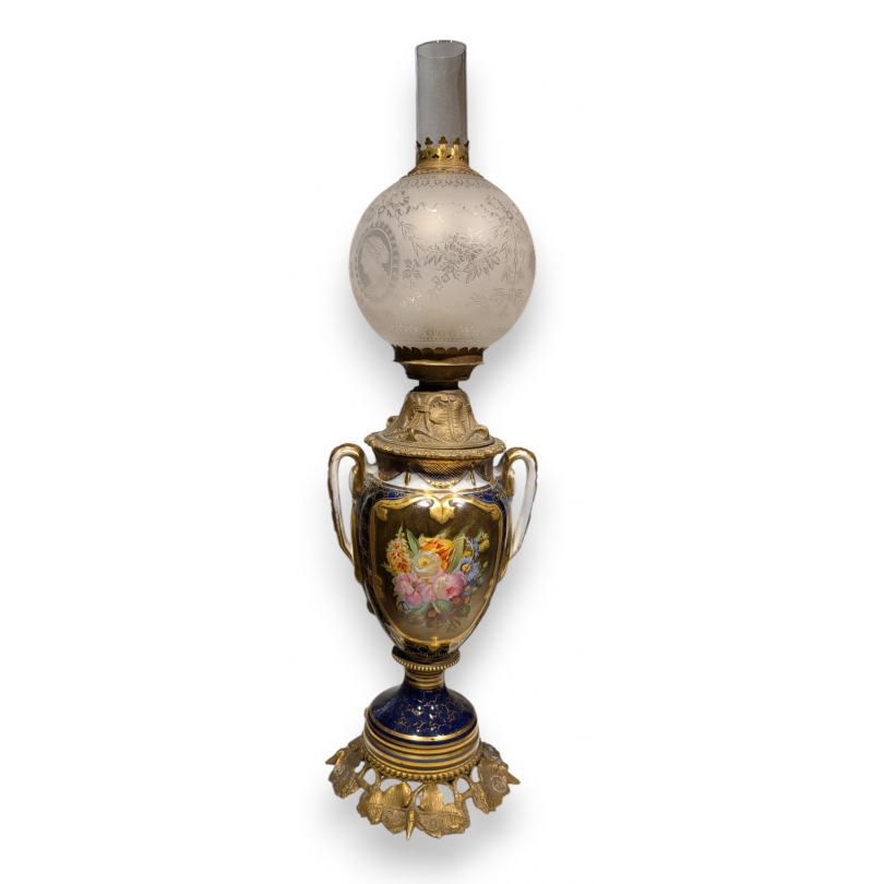 Grande lampe en porcelaine