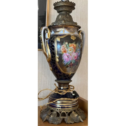Grande lampe en porcelaine