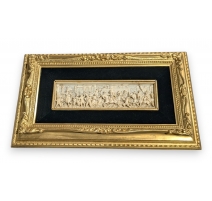 Plaque en ivoire sculpté encadrée
