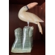 Toucan en calcite jaune et socle vert