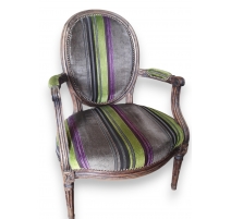 Paire de fauteuils Louis XVI à médaillon
