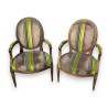 Paire de fauteuils Louis XVI à médaillon