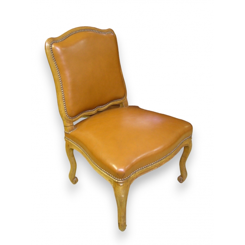 Chaise Régence recouverte de cuir
