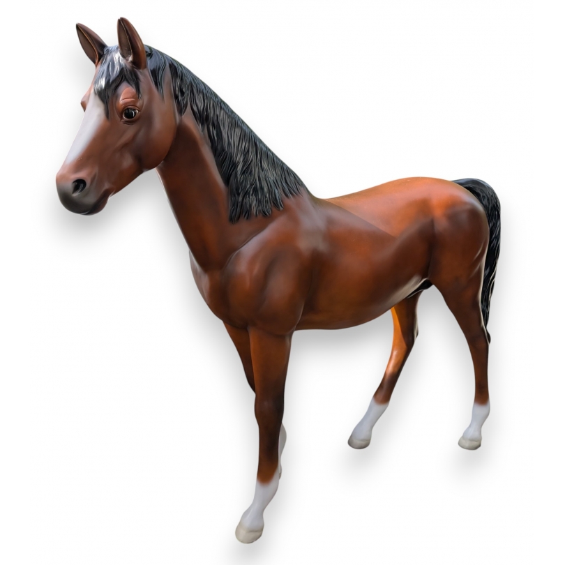 Cheval brun en résine