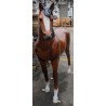Cheval brun en résine