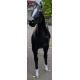 Cheval noir en résine avec crinière et queue