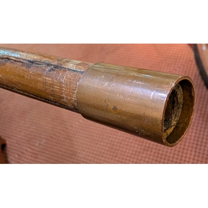 Canne-fusil en métal doublé de bois