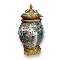 Vase couvert en porcelaine de Samson