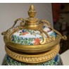 Vase couvert en porcelaine de Samson