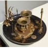 Lampe en bois laqué doré et bronze
