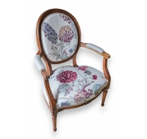 Fauteuil Louis XVI à médaillon