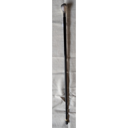Walking stick with a round, fluted silver-coloured knob at Moinat SA – Antiques and home décor