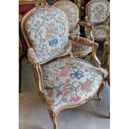 Suite de 6 fauteuils Louis XV dorés