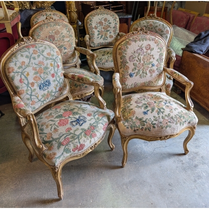 Suite de 6 fauteuils Louis XV dorés