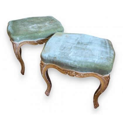 Paire de tabourets Louis XV dorés