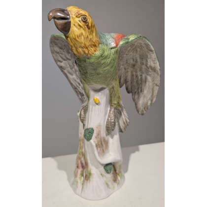 Paire de perroquets en porcelaine