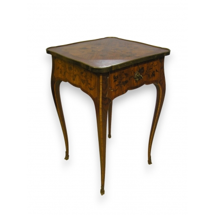  Table carrée style Louis XV modèle HUET sur  Moinat SA  - Antiquités décoration