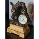 Porte-montre en bronze à décor d'aigle