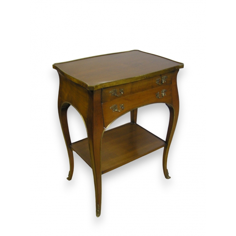  Table de chevet style Louis XV, modèle sur  Moinat SA  - Antiquités décoration