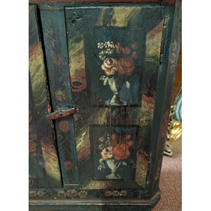 Armoire peinte miniature