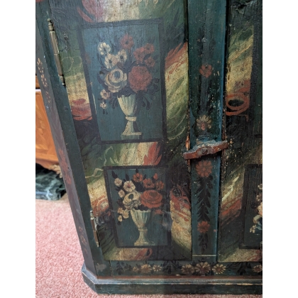 Armoire peinte miniature