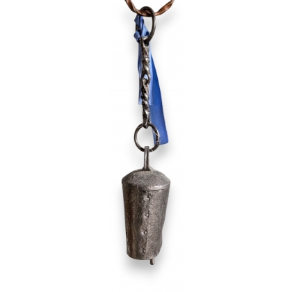 Petite cloche en tôle