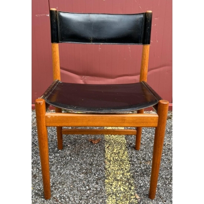 Suite de 6 chaises en teck et cuir noir