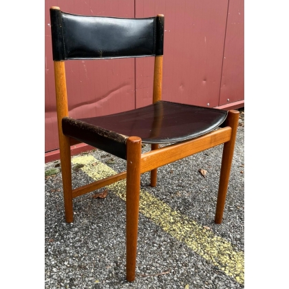 Suite de 6 chaises en teck et cuir noir