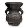 Vase en bronze à anses dragon