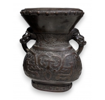 Vase en bronze à anses dragon