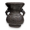 Vase en bronze à anses dragon