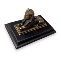 Sphinx en bronze sur socle en bois noirci