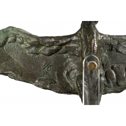 Bronze Héron en vol par Claude DE MUZAC