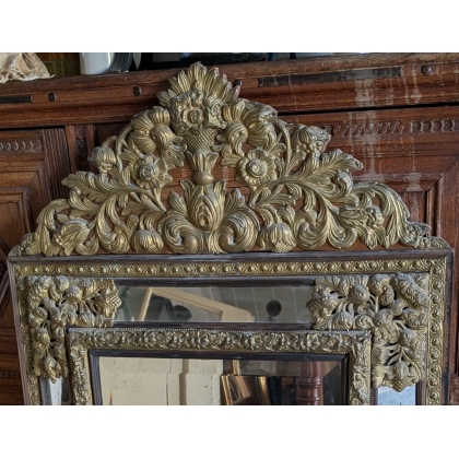 Miroir Baroque en laiton repoussé