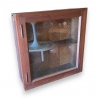 Petite vitrine carrée à suspendre