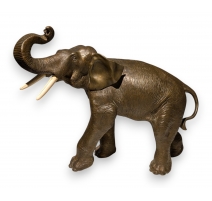 Eléphant en bronze défenses en ivoire