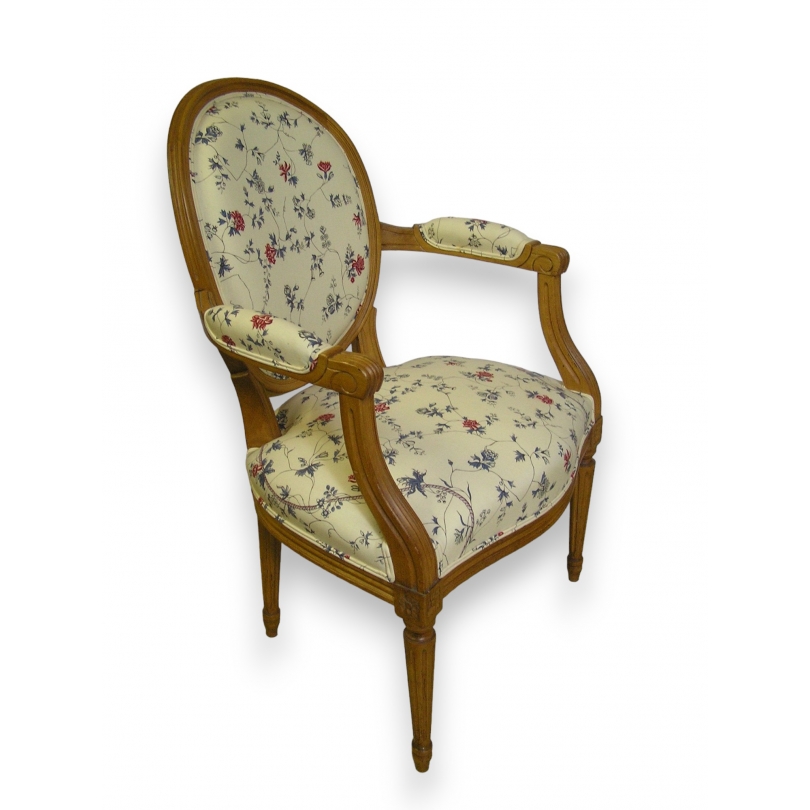 Louis XVI-style armchair with medallion, by Moinat SA – Antiques and home décor