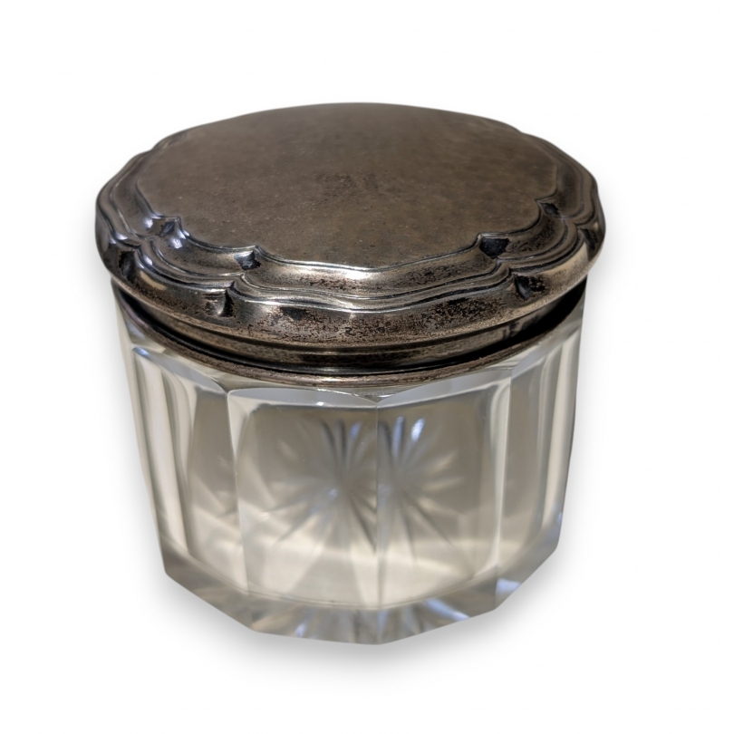 Boite ronde en cristal, couvercle en argent 830S