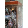  Vitrine à 1 porte. sur  Moinat SA  - Antiquités décoration