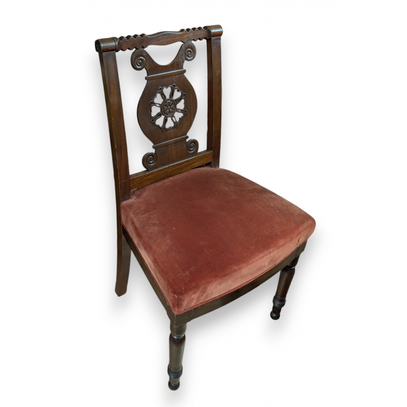 Suite de 15 chaises Directoires à dossier ajouré