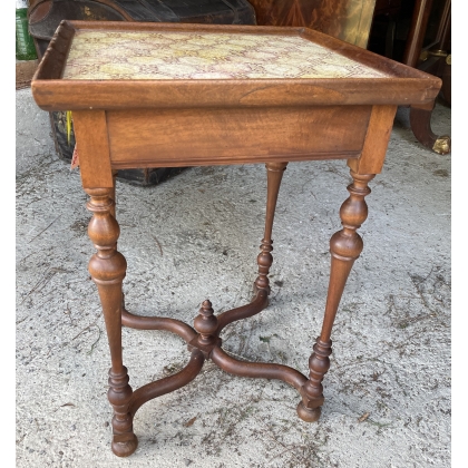 Table d'appoint carrée Louis XIII