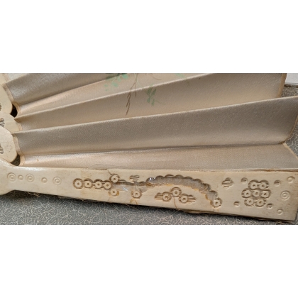 Ivory and silk fan, decorated by  Moinat SA  - Antiques and decorative items