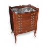 Ménagère ERCUIS dans son cabinet