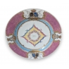 Assiette armoriée en porcelaine famille rose