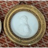 Paire de médaillons en biscuit