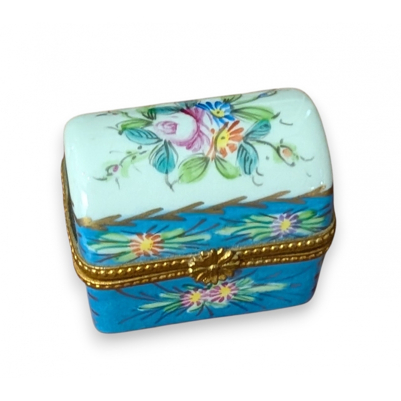 Boite en porcelaine \"Rose\" de Limoges