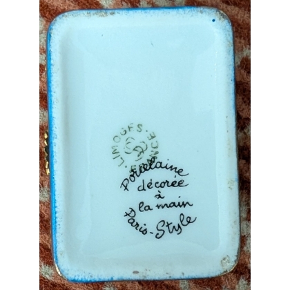 Boite en porcelaine \"Rose\" de Limoges