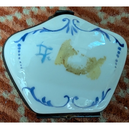 Boite en porcelaine \"Fleur\"