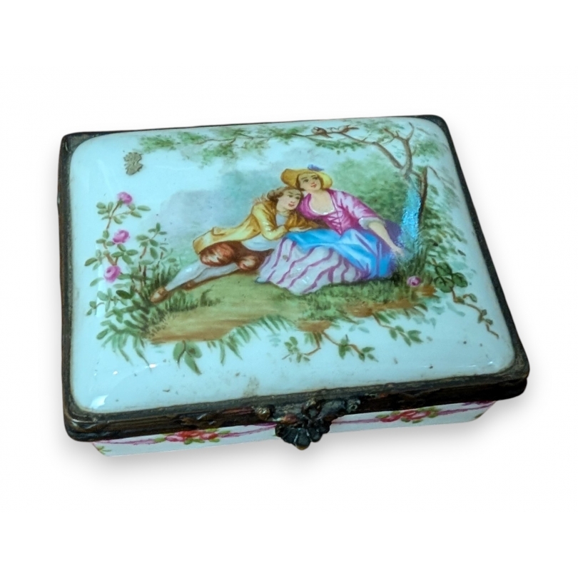 Boite en porcelaine \"Scène pastorale\"